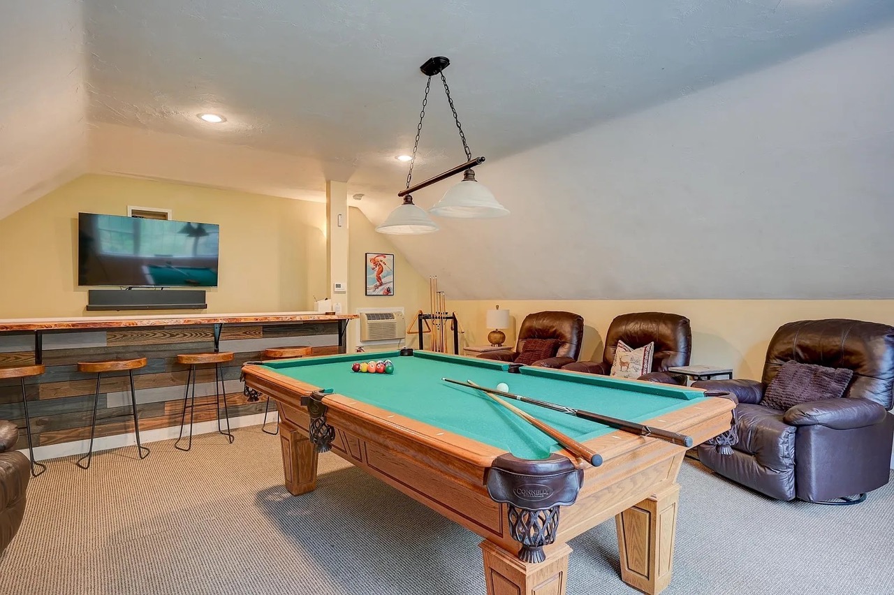 pool room2 Large